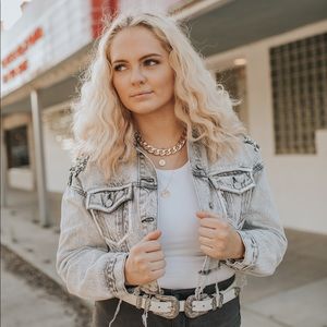 Meet your Posher, Casey